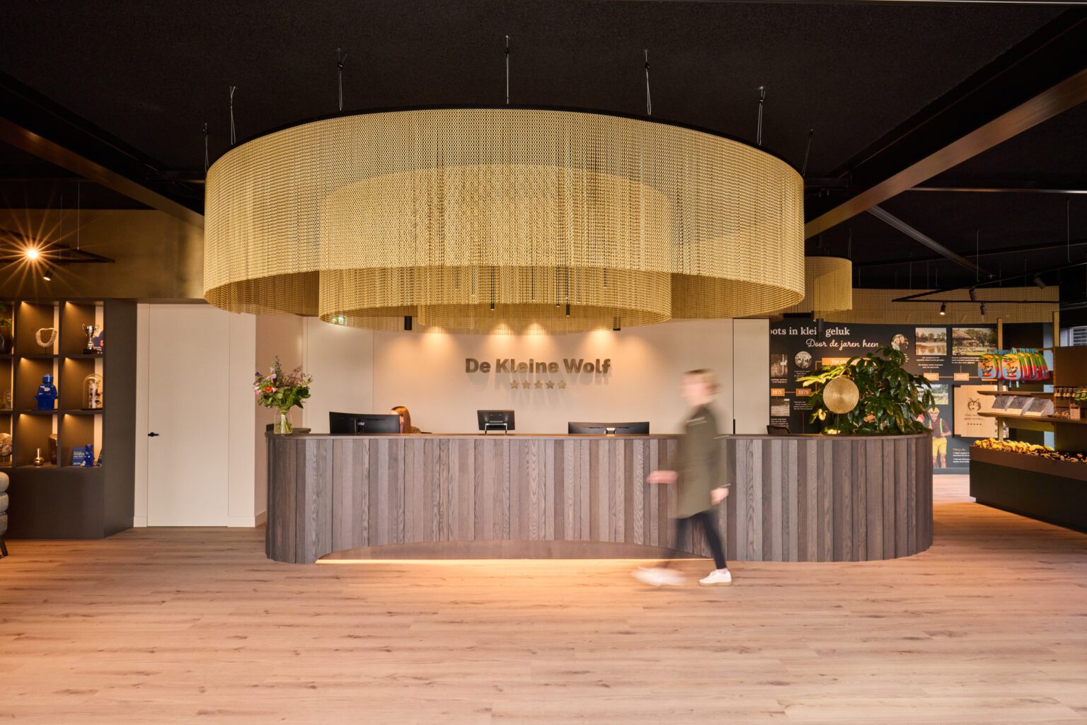 receptiebalie eikenhout gouden gordijn camping stegeren