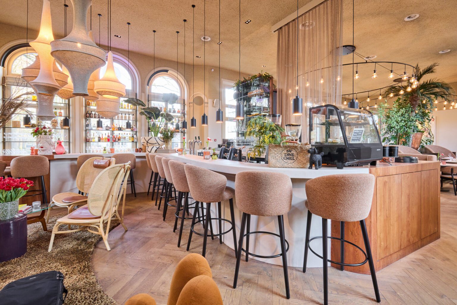 restaurant bar microcement hout sizzles apeldoorn vooraanzicht