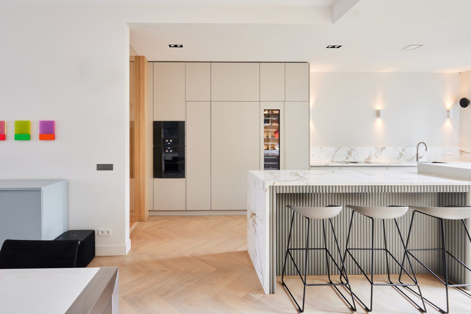 open keuken marmeren eiland kastenwand amsterdam 1